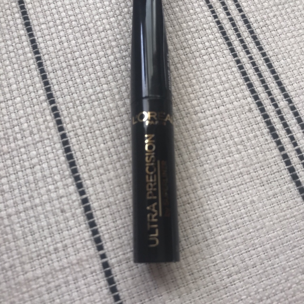 L’Oréal eyeliner ultra precision black sexy new